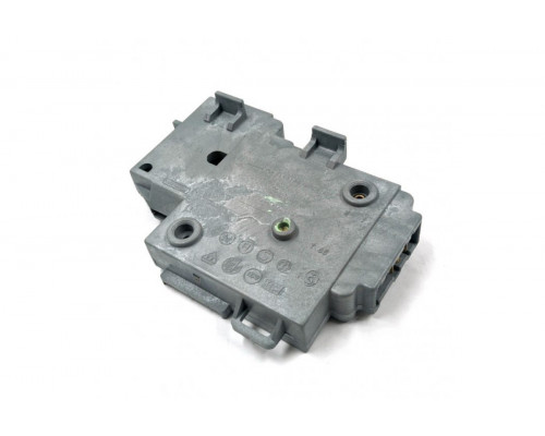 Замок люка Indesit C00085610